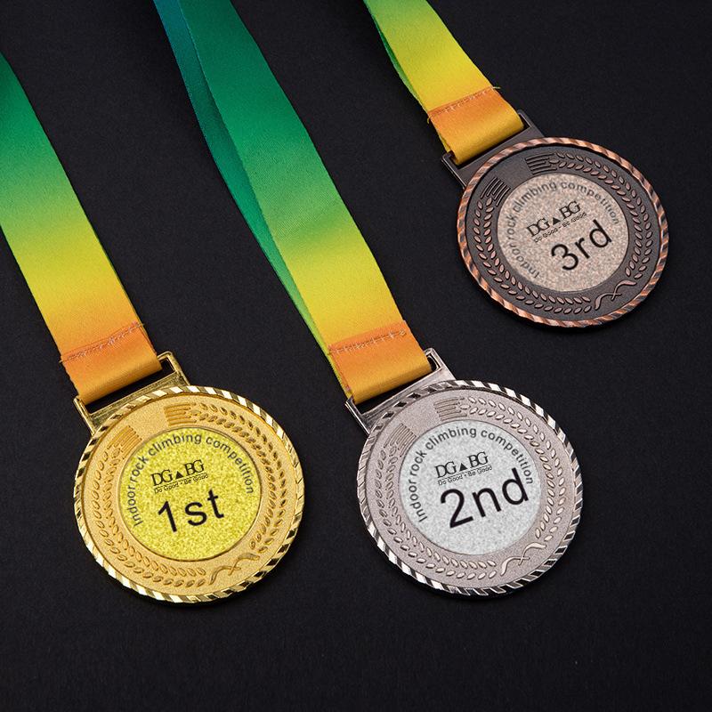 Running Runner Gold Medals Trophy Award With Neck Ribbons Express Medal Various Souvenir School Sports Prize Gift Custom Made