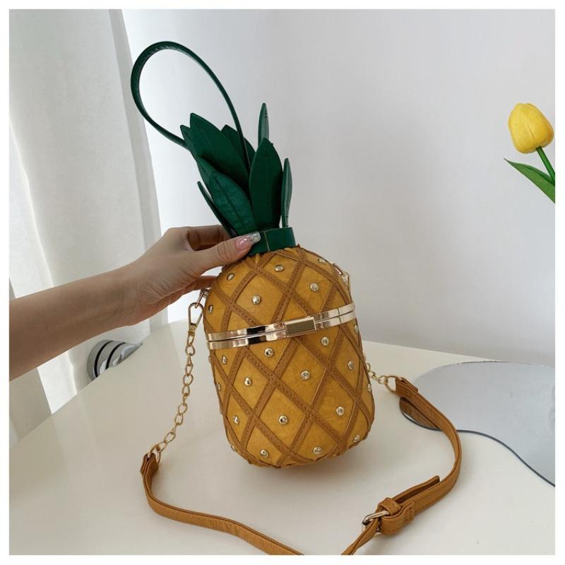 Nuova Borsa a Tracolla da Donna Personalizzata a Forma di Ananas Piccola Fresca per Ragazza Adolescente Singola Spalla Stile Straniero Intrecciata con Borchie e Catena Chiusura Borsa Rotonda
