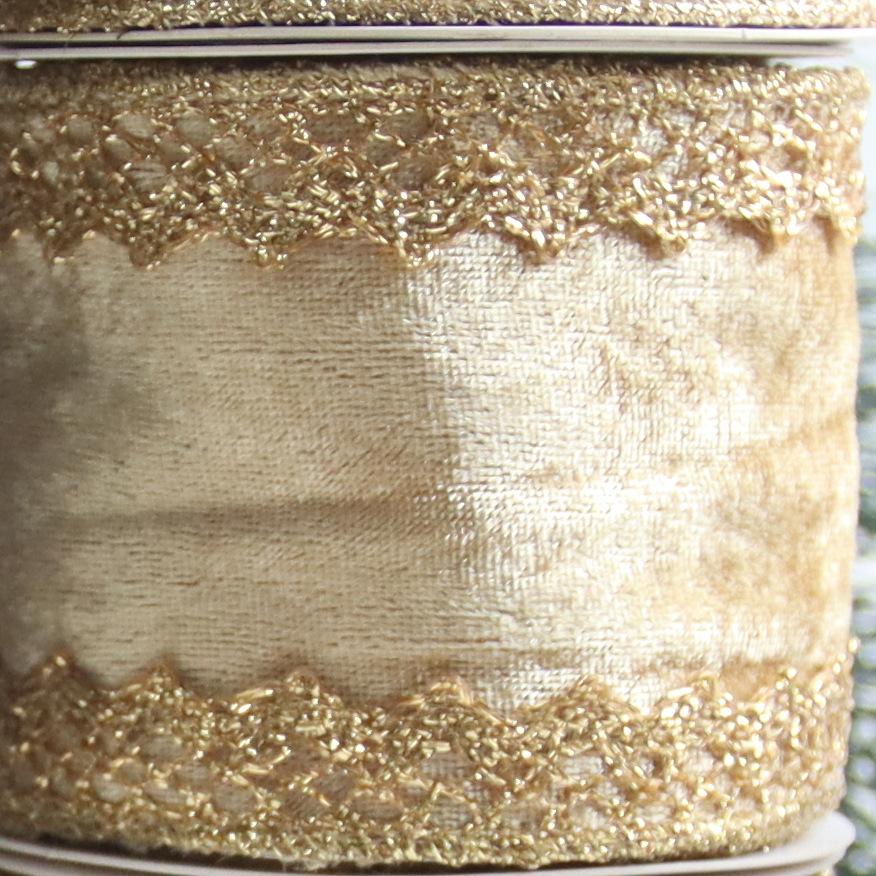 Maßgeschneidertes kabelgebundenes Weihnachts-Samtband mit exquisiter goldener Kante, metallisches Samtband zur Dekoration