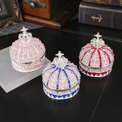 Boîte à bijoux couronne délicate émaillée incrustée de diamants, boîte de rangement pour boucles d'oreilles clous anneaux, couvercle à rabat rangement creux, rangement ornement domestique