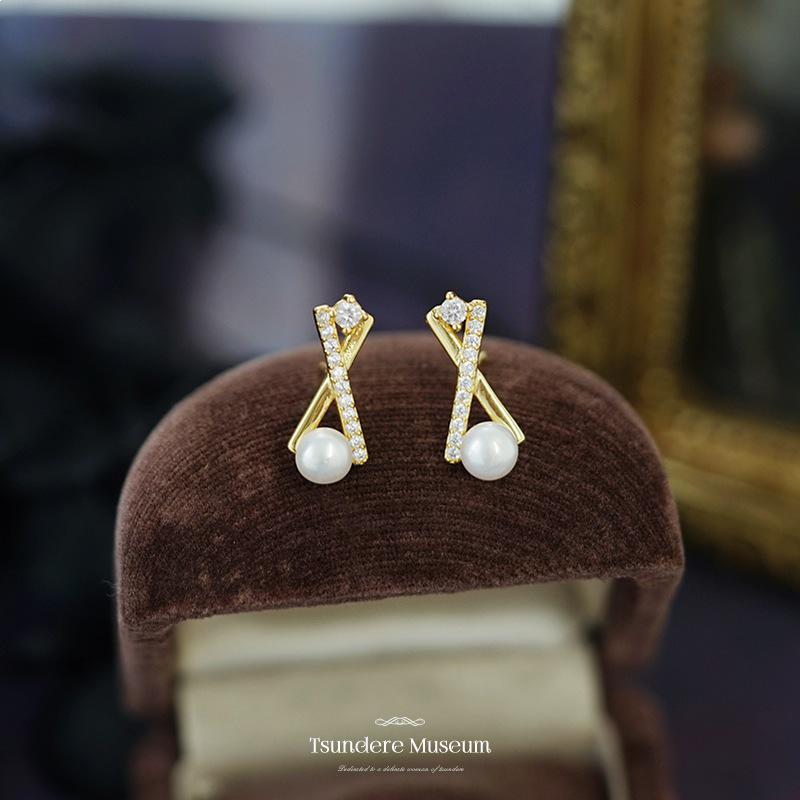 S925 Gold-Plated Sterling Silver Pearl and Zirconia Stud Earrings for Women 925 Silver