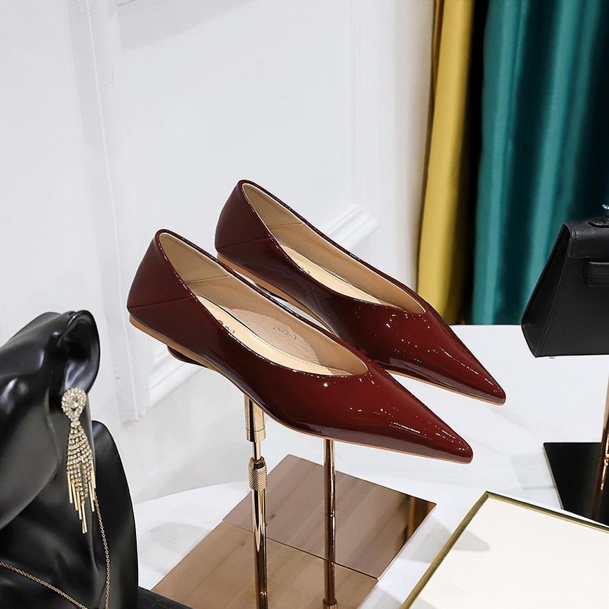 

Модная женская обувь Блестящая лакированная кожа Острый носок Слипоны Балетки Весна Корейский стиль Повседневная обувь 35 бордовый