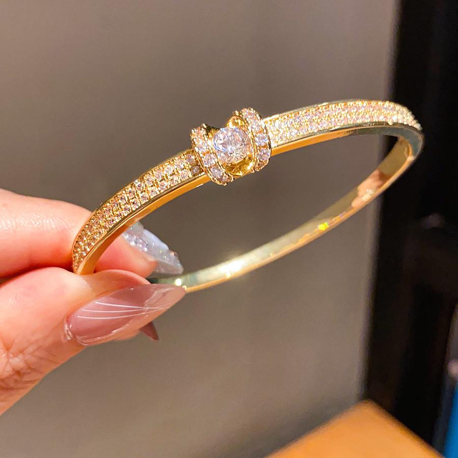 Luxury Gold And Silver Oval Hand Chain With Gemstone Detailing For Daily Fashion