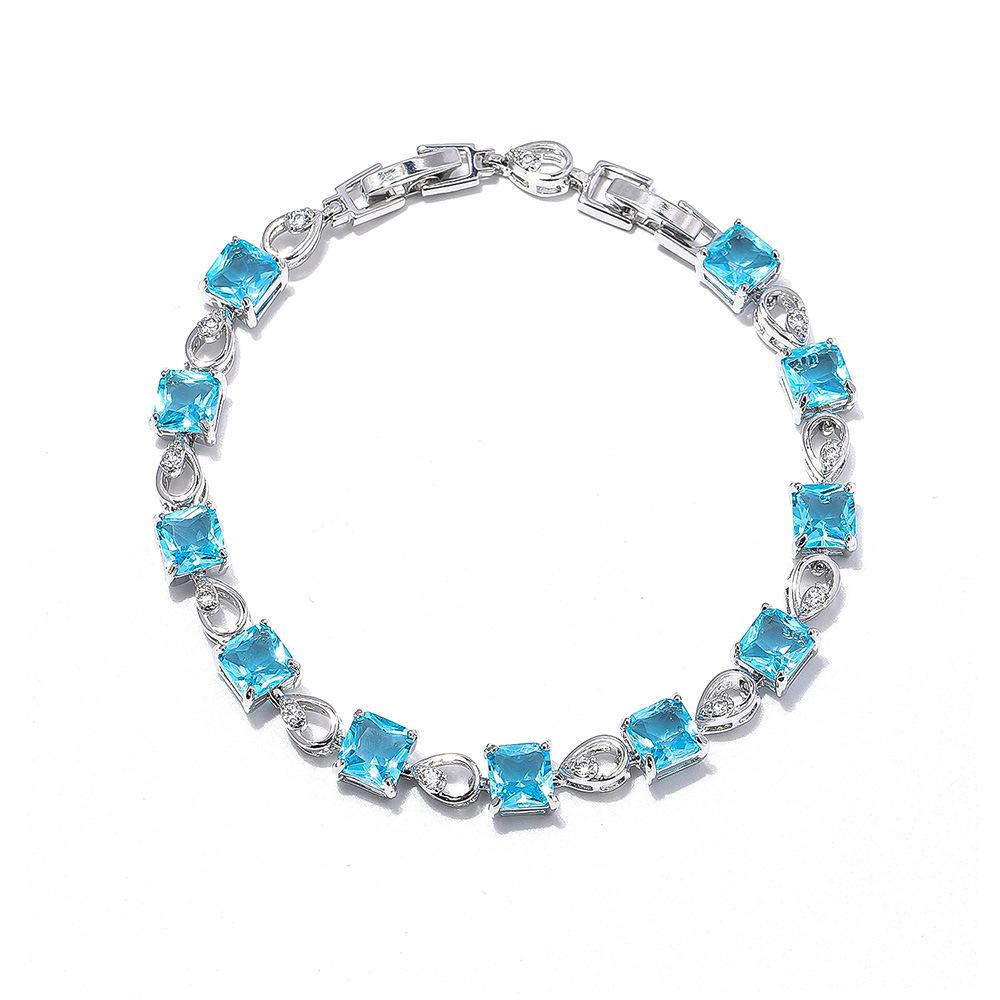 

Оптовая продажа новых европейских и американских браслетов с квадратным цирконом и изумрудом для женщин, нишевый рынок Length 17.5 + 3cm