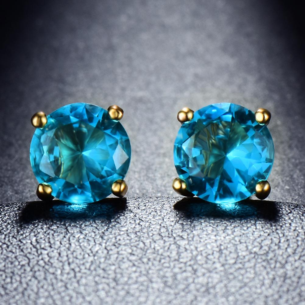 Białe Okrągłe Kolczyki Sztyfty z Diamentami z Czterema Ząbkami dla Kobiet - 8MM Cyrkonia, Modna i Wszechstronna Biżuteria.