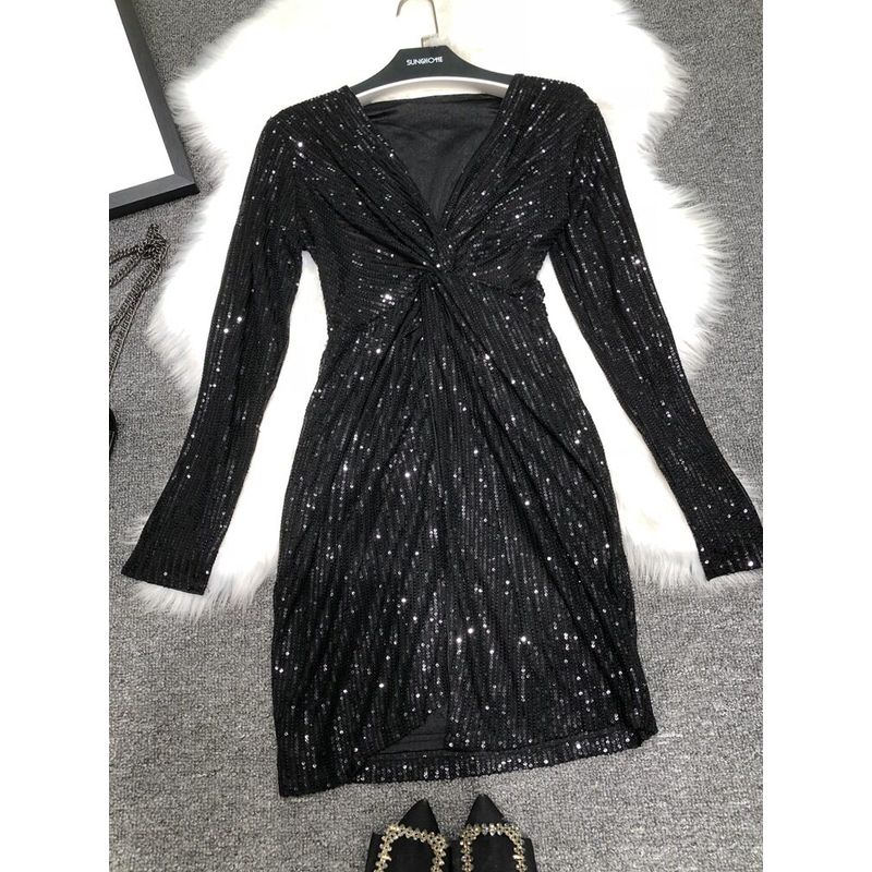 

Elegant Sequin Evening Dress with a Slim Fit, Deep V-Neck, Suitable for Annual Parties, Hosts, and a Luxurious Niche Style for Women Shiny Black M