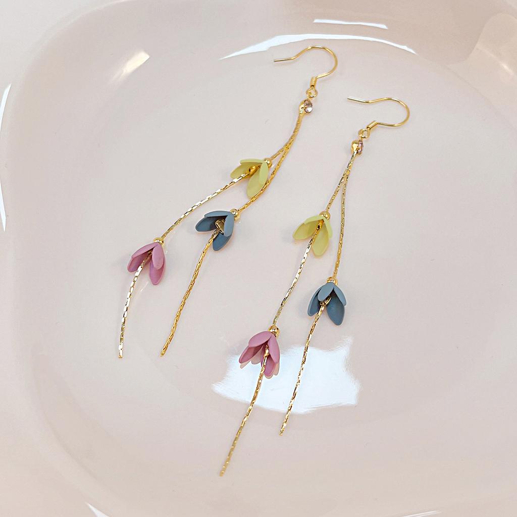 Sweet Summer Charm: Long Tassel Mauve Floral Earrings for Women, Color Block Design, Simple and Fresh