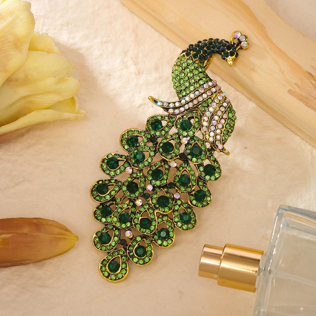 Peacock Brooch: Elegant Enamel Animal Pin New Vintage- High-Grade Alloy Brooch With Diamond-Studded Crystal