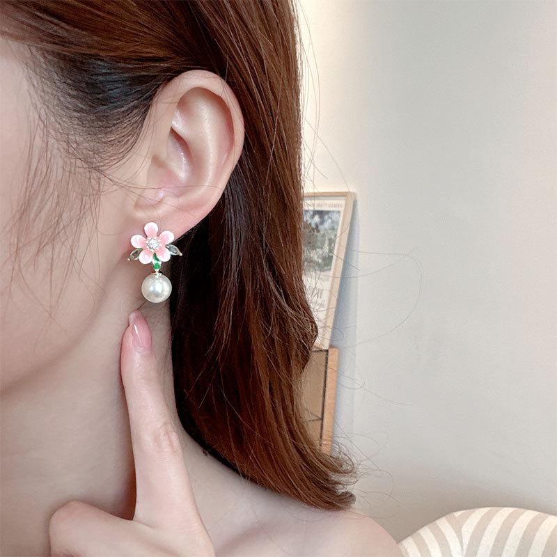 Damen Ohrringe Leichtes Luxusdesign Kirschblüten Tropföl Imitationsperlen Modisch Und Vielseitig Nischendesign Ohrringe