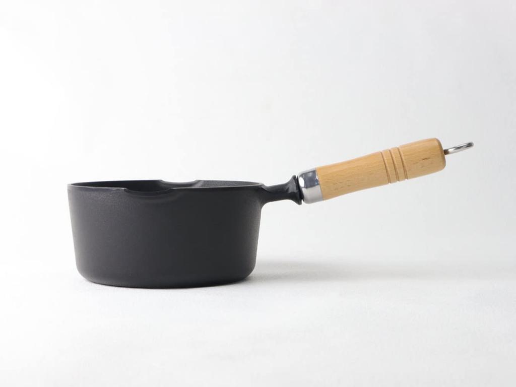 Iwachu One Hand Pot 16 Wooden Black Baked Inner Diameter 16cm IH Compatible Nambu Ironware 24070 (with Handle)