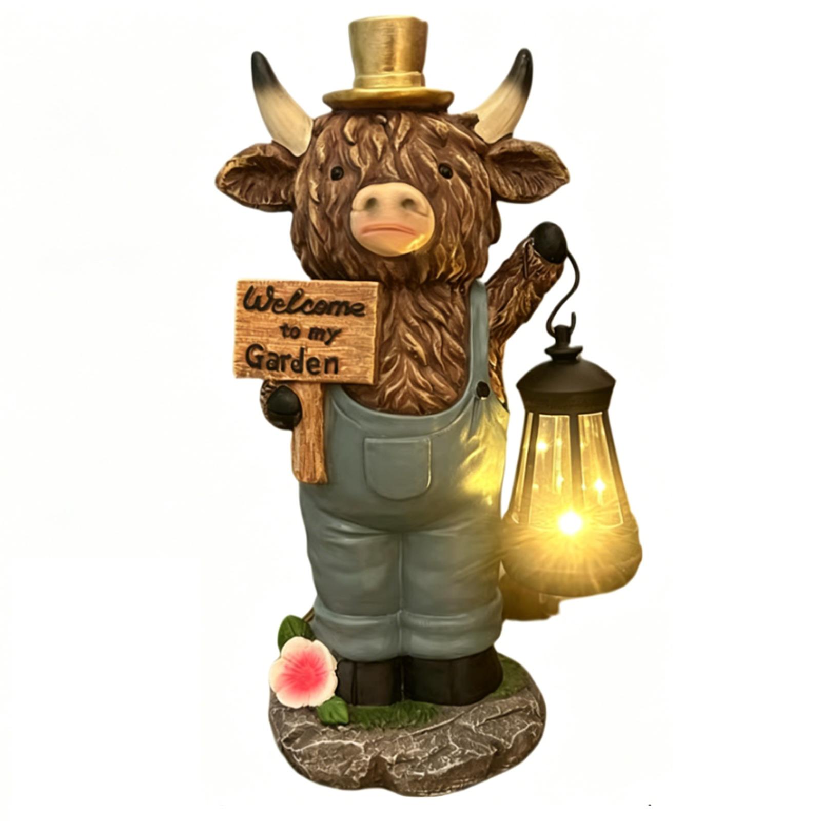 Solar Highland Cow Weatherproof Lawn Animal Figurine W/ Solar Lantern Resin Cow Statue Yard Art Decoration for Garden Patio Lawn