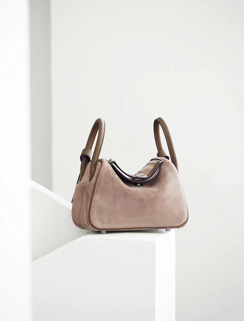 

Cross-Border Five-Colored Alloy Frosted Cowhide Dyed Luxury Handbag For Women New And Style Single-Handle Top-Handle Ladies Handbag 19x9x12.5cm сірий