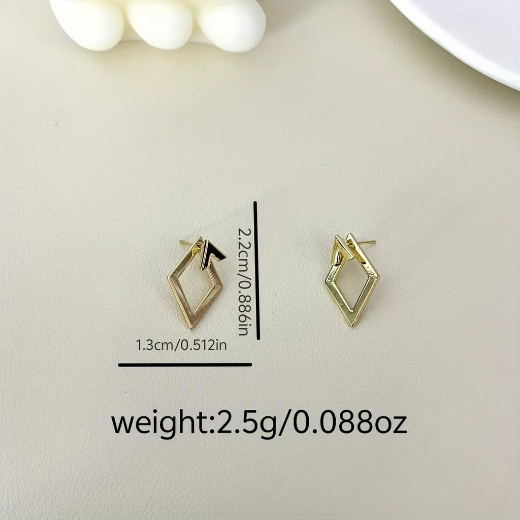 One Pair Simple Geometric Line Design Stud Earrings for Women, Zinc Alloy Fashion Ear Studs, Versatile Iron Art, for Daily & Party Wear
