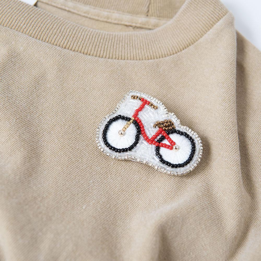 

Bicycle motif embroidery brooch [mia] (ladies clothes, women s accessories), made in Japan, handmade, Scandinavian goods, gift, stylish, adult cute