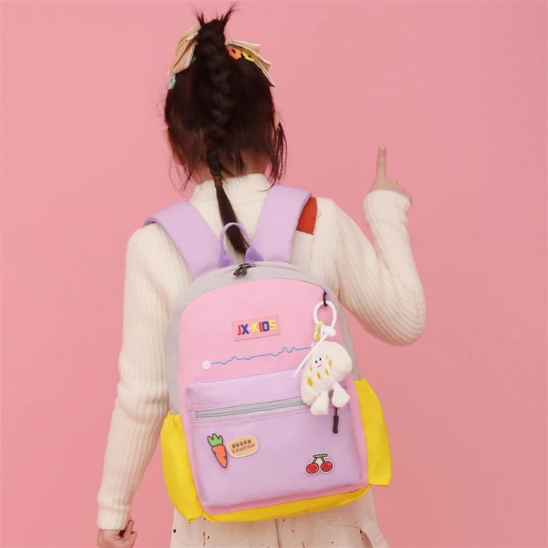 Miękkie plecaki szkolne z zamkiem błyskawicznym z tyłu dla kobiet Wygodne do noszenia Nylonowa torba dziecięca redukująca obciążenie Wysoka jakość Moda