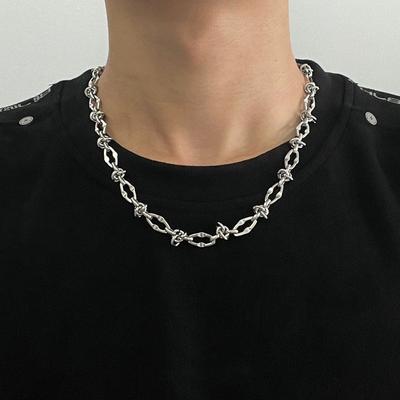 Collier Nœud Personnalité Hip-hop Acier Titane Ne Se Décolore Pas Chaîne de Clavicule Basique Street Tendance Niche Accessoires Homme