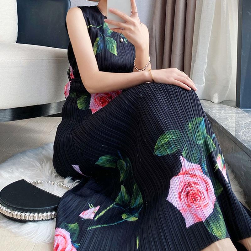 Sommerkleid mit Print für Damen, plissiertes Rosenmuster, ärmelloses Kleid, langes Westekleid