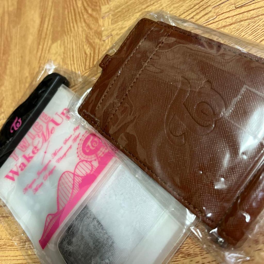 [USED] TWICE Pass Case and Merchandise