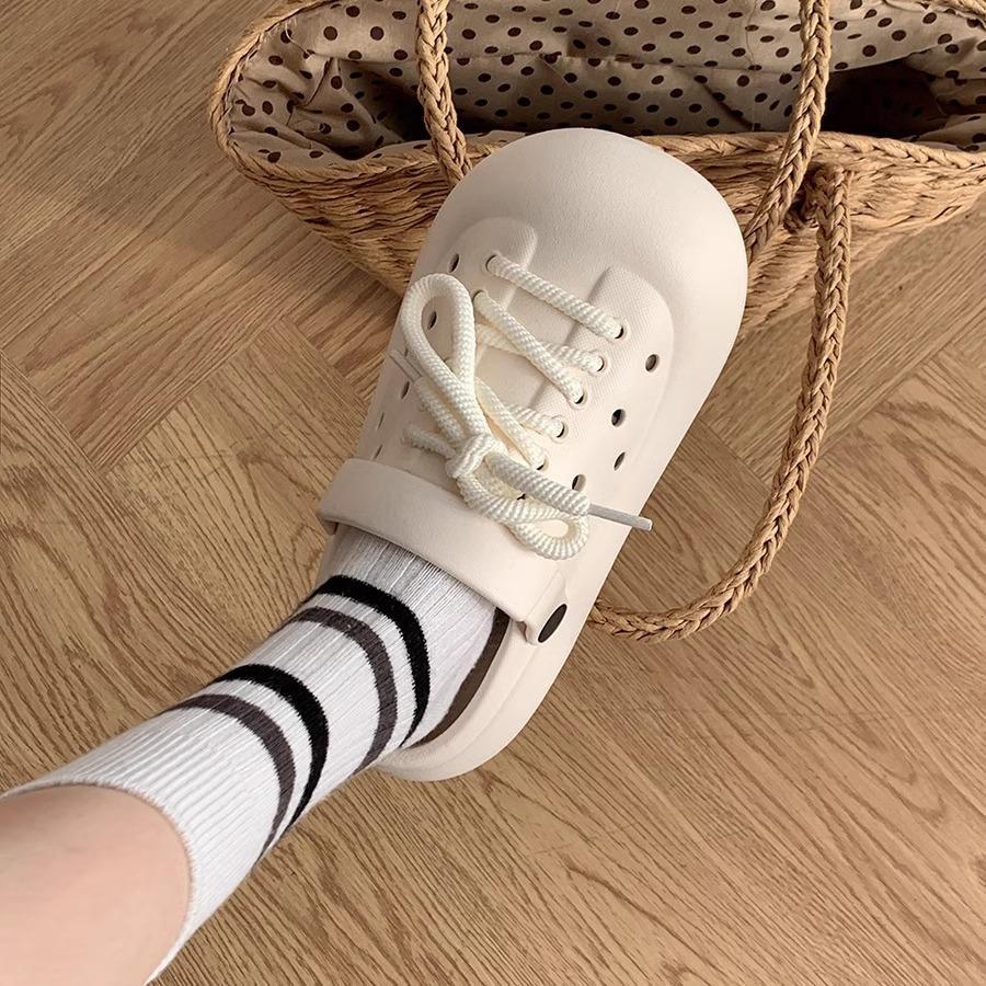 Móda 2025 Módní šněrovací pantofle pro ženy Platformové dřeváky Měkké EVA Letní boty 2 způsoby nošení Dívčí domácí plážové nazouváky Streetové sandály