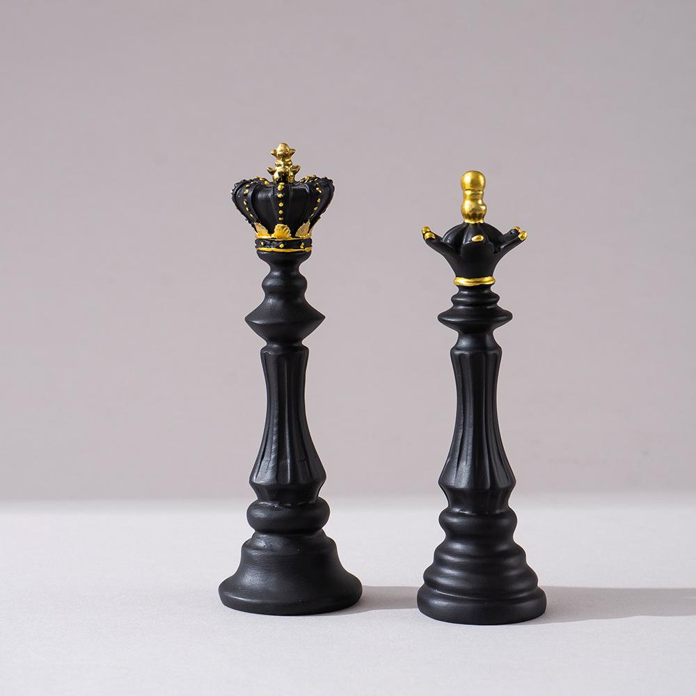 Small International Chess Resin Ornament - Desktop Decor with King, Queen & Horse Pieces