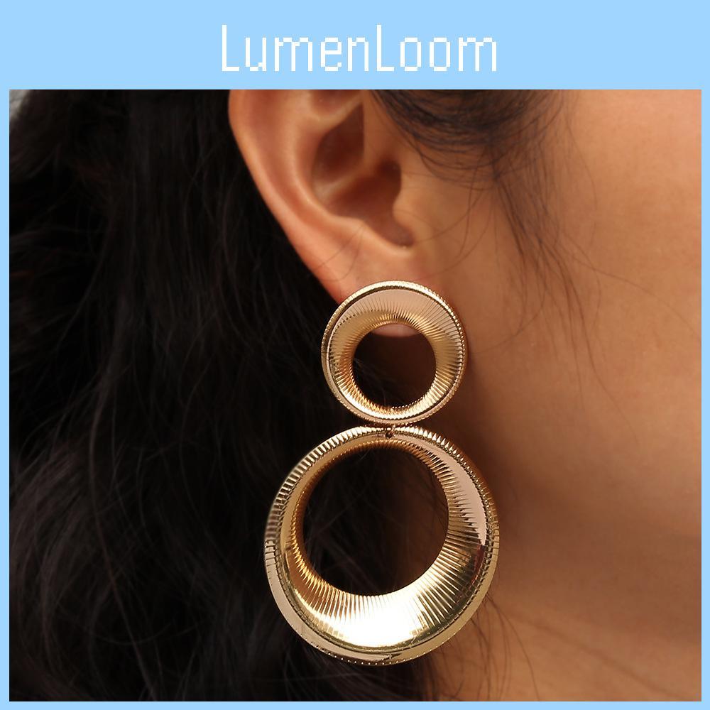 Elegant Metal Earrings With Geometric Shape And Gold Finish For Fashion Jewelry Occasions