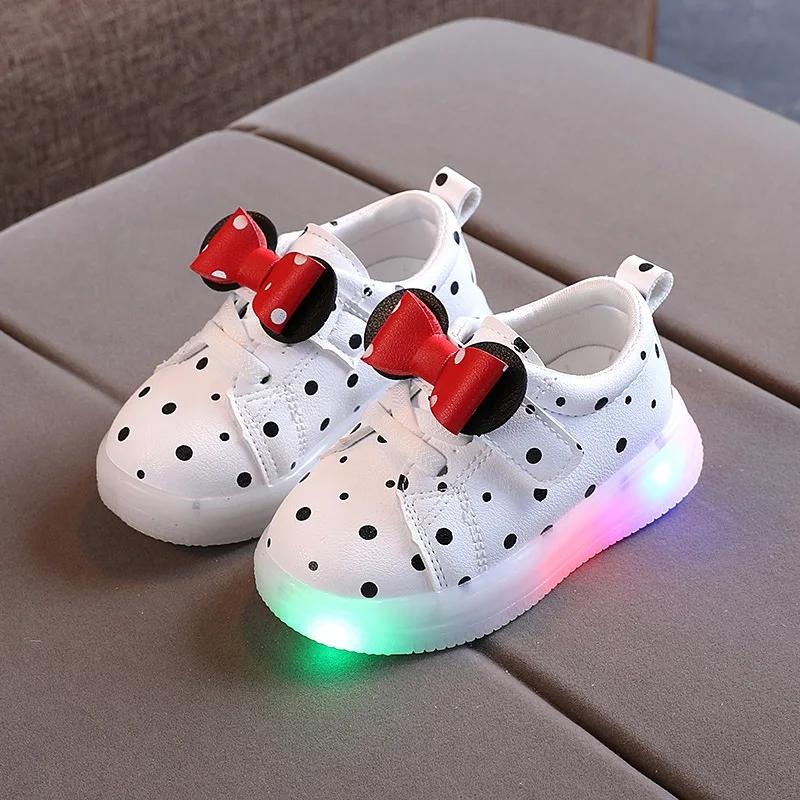 

Children’s LED Shoes Kids Lighted Up Sneakers for Boys Girls Kids Glowing Sport Sneakers Toddler Baby Luminous Sole Sneakers 23
