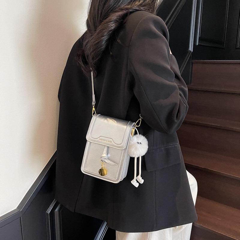 Versatile Small Square Bag Women's New Fashion Niche Design Shoulder Messenger Bag Mobile Phone Bag