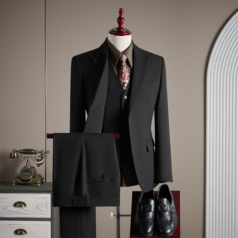 High-Quality Wool Suit: Business Casual & Formal Wear for Weddings