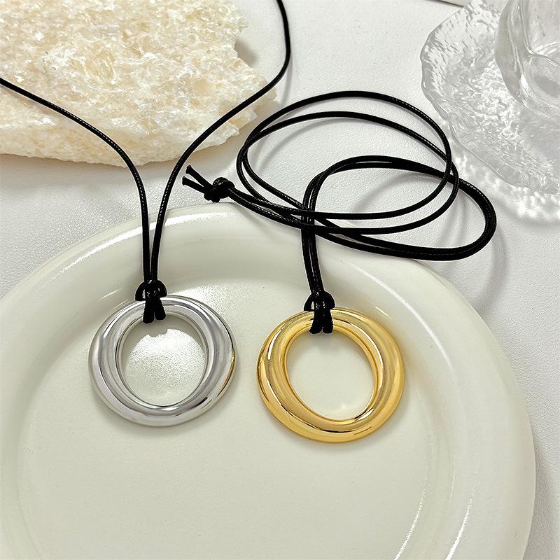 Retro Trendy Commuter Wax Cord Necklace with Alloy O-ring Pendant