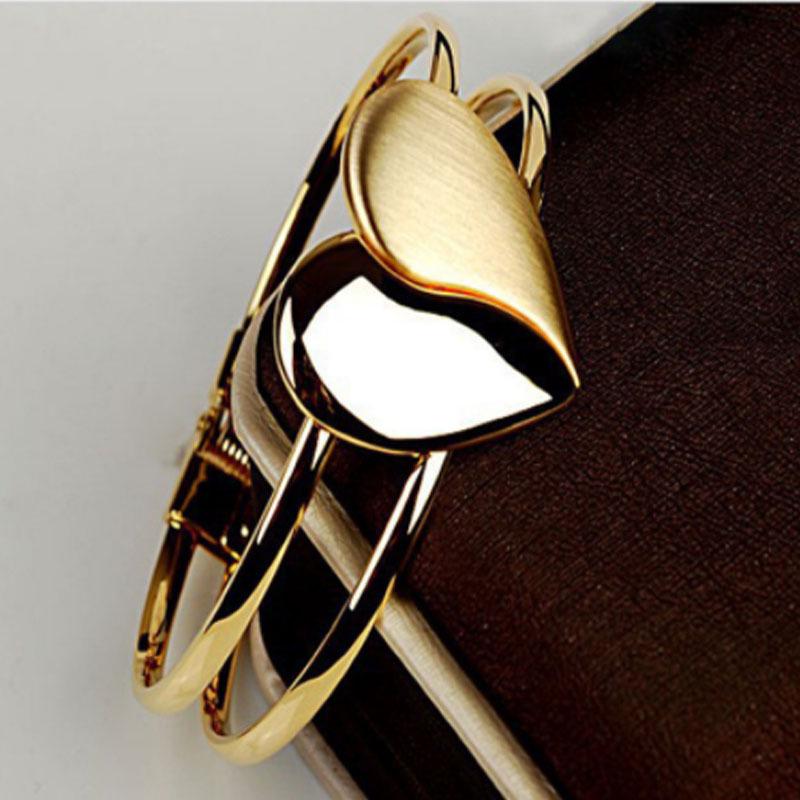 Evropský a americký styl otevřený náramek lásky ve tvaru srdce pro ženy