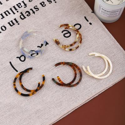 Chic and Retro Radial Texture Circle Earrings for Autumn and Winter Season