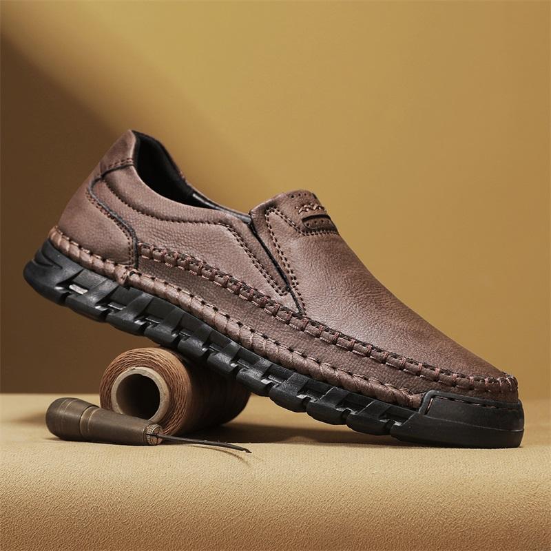 Fashion Fashion Mens Loafer Soft Shoes Split Leather Slip-On Classic Sneakers Male Casual Brand Spring Flat Design Loafers Driving Shoes