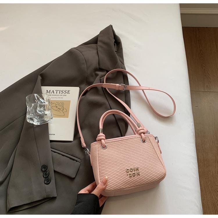 

Сумка премиум-класса маленькая женская 2025 новая повседневная универсальная сумка-мессенджер корейская версия для поездок на работу портативная сумка-ведро