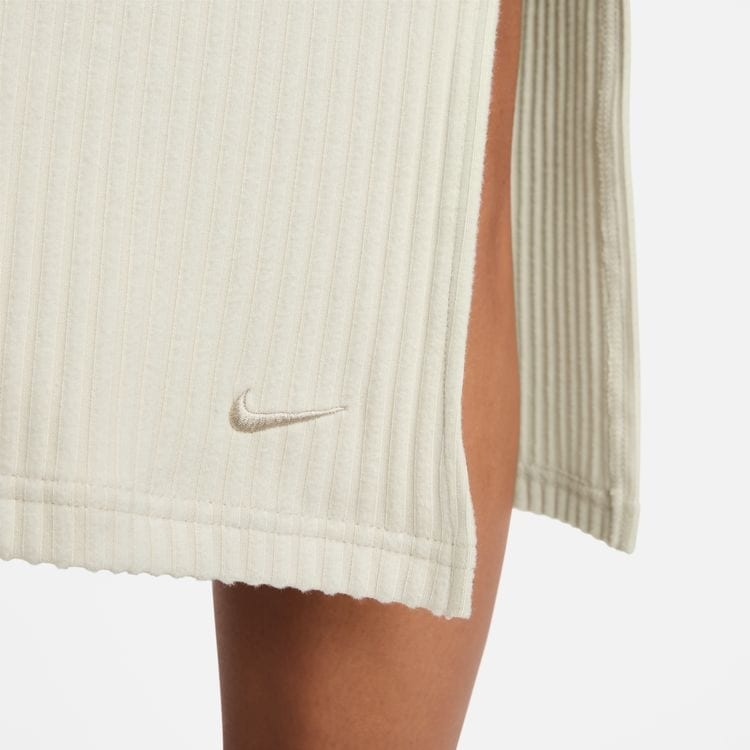 Nike Falda Midi Ajustada Chill Rib para Mujer FQ1637-104