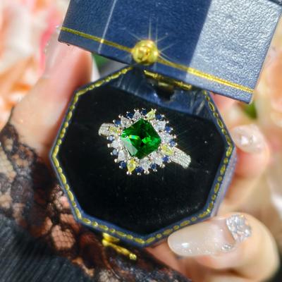 Luxury Women'S Finger Rings Charms Bling Bing Green Square Zircon Crystal Noble Lady Classic Style Accessories Gorgeous Jewelry