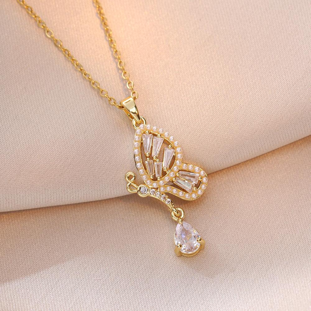 Butterfly Necklace with Color-Retaining Zircon - Fashionable, Versatile Women's Jewelry Accessory.