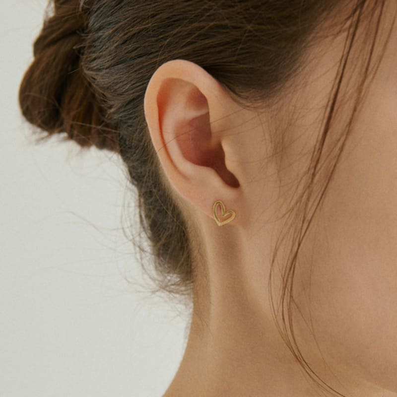 MAYBETOI 14k Mini Heart One-Touch Earrings (2 Types)