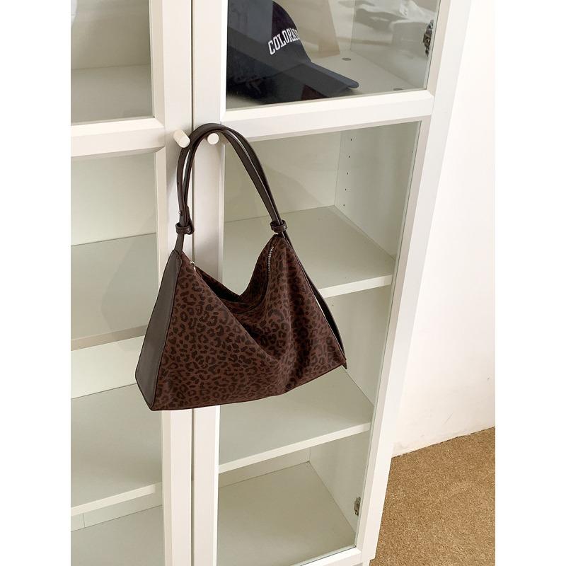 

Leopard print bag splicing design versatile shoulder bag women s high sense fashion trend new small square bag кофейный