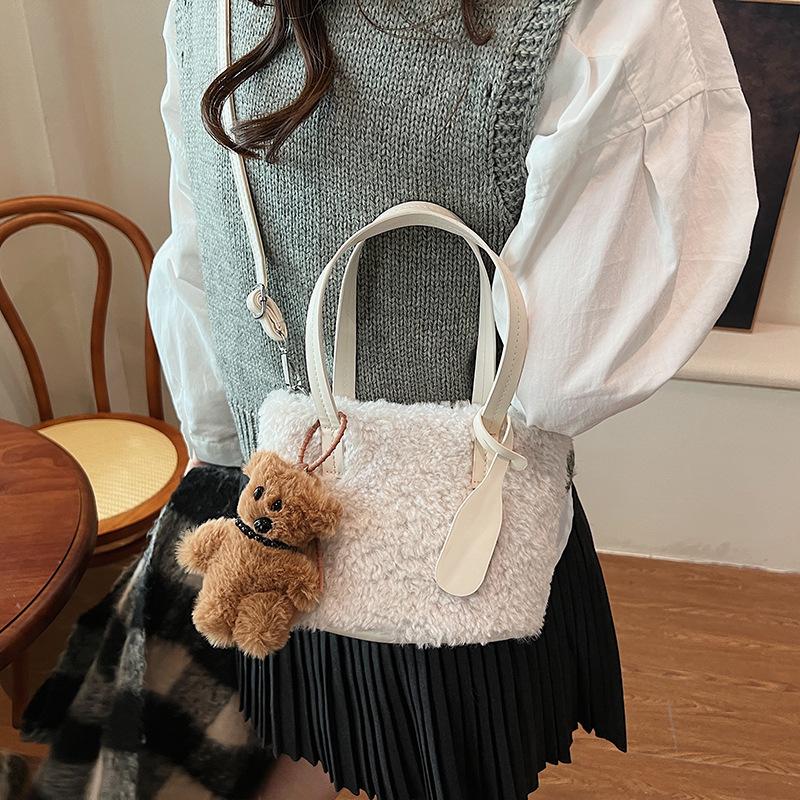 

2025 New Fashion Plush Handbag Featured Cartoon Doll Animation Children s Fashion Trend Storage Bag 20*10*15 білий