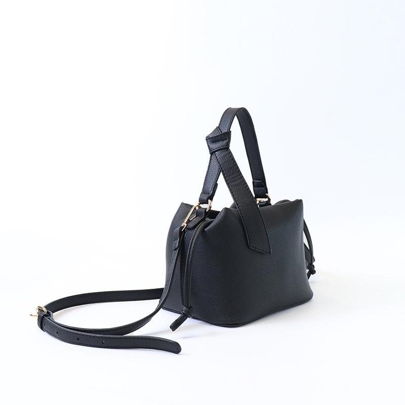 Niche Design Texture Soft Bag Portable Vegetable Basket Bag Versatile Commuter Drawstring Single Shoulder Crossbody Bucket Bag Women