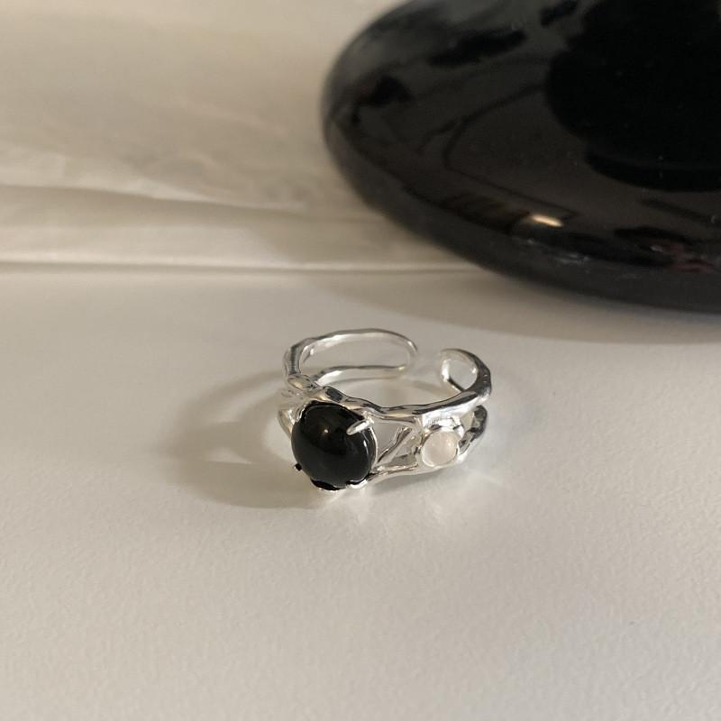 Korean Style Unique Design Color Contrast Cat Eye Stone Ring For Women Fashionable Luxury Feel 2024 New Arrival