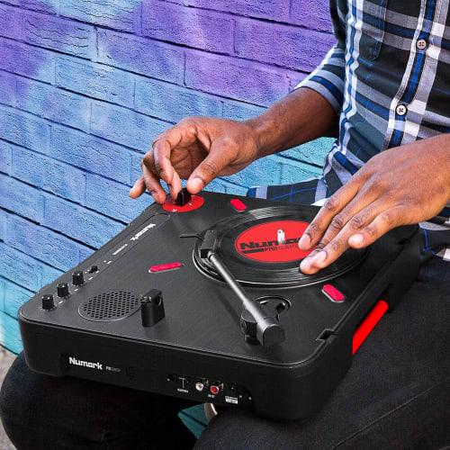 Numark PT01 SCRATCH Portable Turntable (Numark)