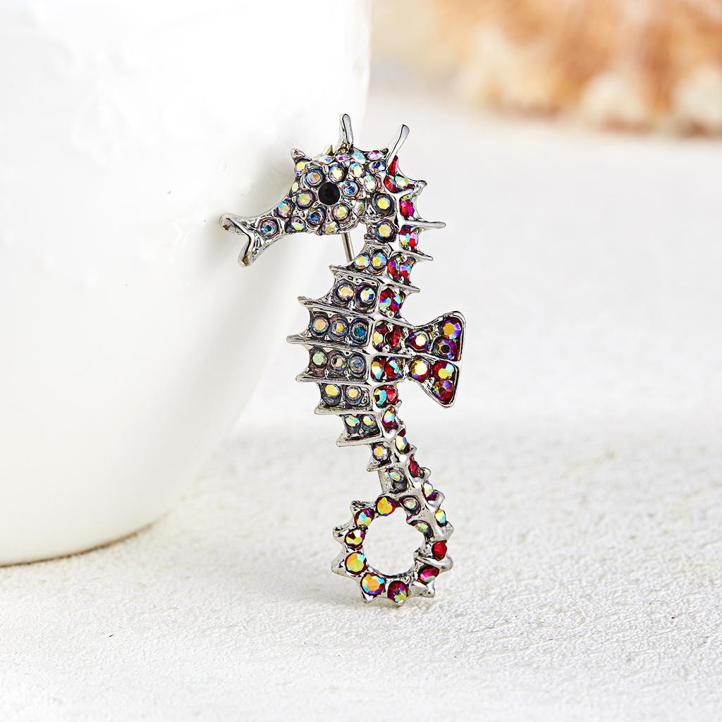 Rinhoo Sparkling Rhinestone Seahorse Brooches Fashion Cute Sea Animal Brooch Pins for Kids Women 3 Color Available Badge Jewelry