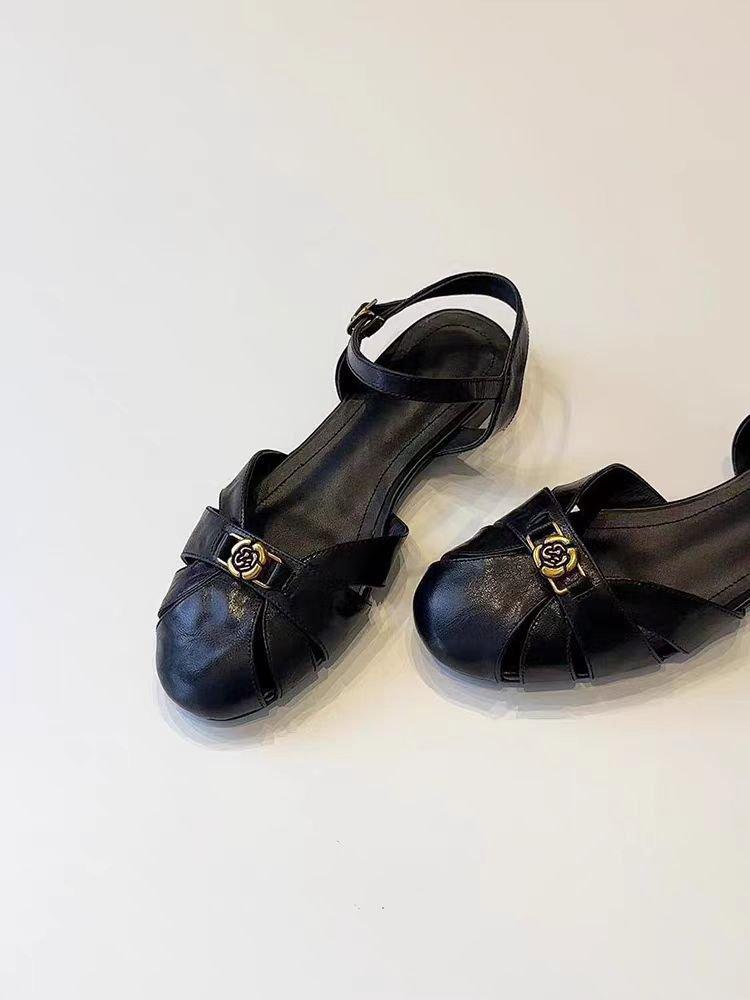

Sheepskin version~ Camellia hollow breathable Roman shoes women s summer wear versatile bag head shoes retro word with sandals 35