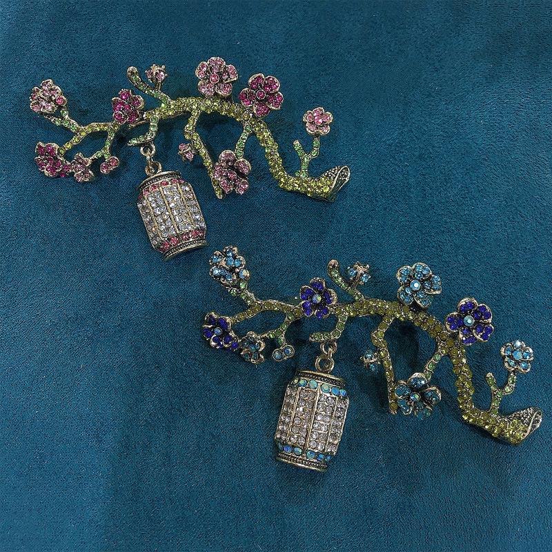 Vintage Rhinestone Plum Blossom Brooch: Women's Floral Lantern Corsage Accessory