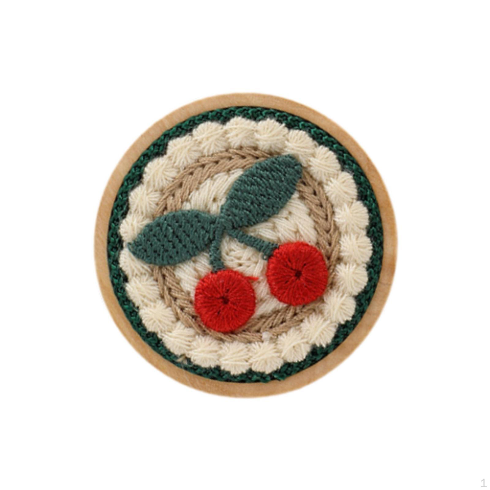 

Деревянный держатель для булавок ручной работы для любителей шитья Red Cherry