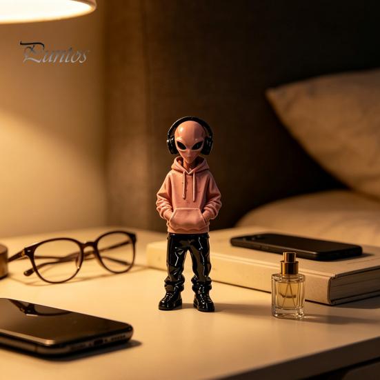 Aesthetic Room Embellishments 3D Printed Alien Figurine with Hoodie And Headphone, Trendy Desktop Personalized Gifts for Gamers Ornament, Cyber Style