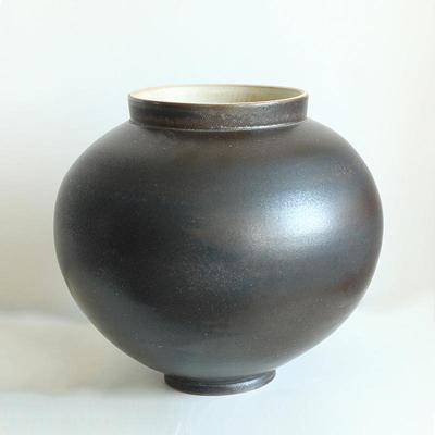 Eleganter Zen Grobkeramik-Krug - Dekoration mit großem Bauch für Zuhause & Hotels