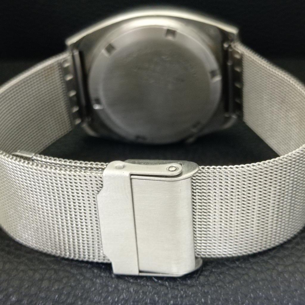 AUTOMATIC VINTAGE SEIKO JAPAN 7009A MENS ARABIC RED COLOR DIAL WATCH A701393-5 R206a-a701393