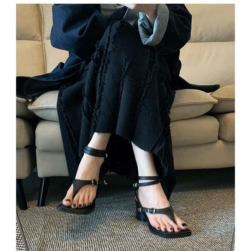 Roman Square Head Pinch Foot Herringbone High-heeled Sandals Women's 2025 New Summer Thick Heel One-word Buckle with Toe Women's Shoes
